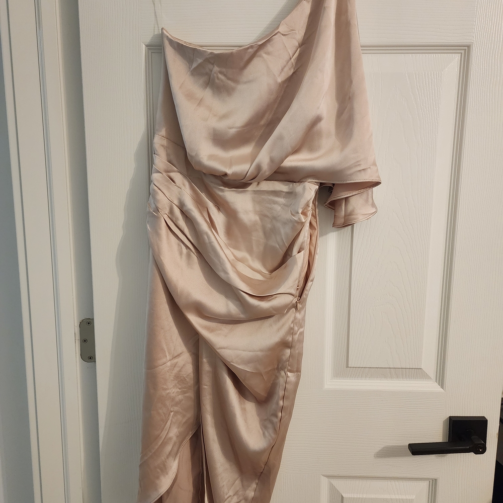 Elegant One-Shoulder Cream Dress